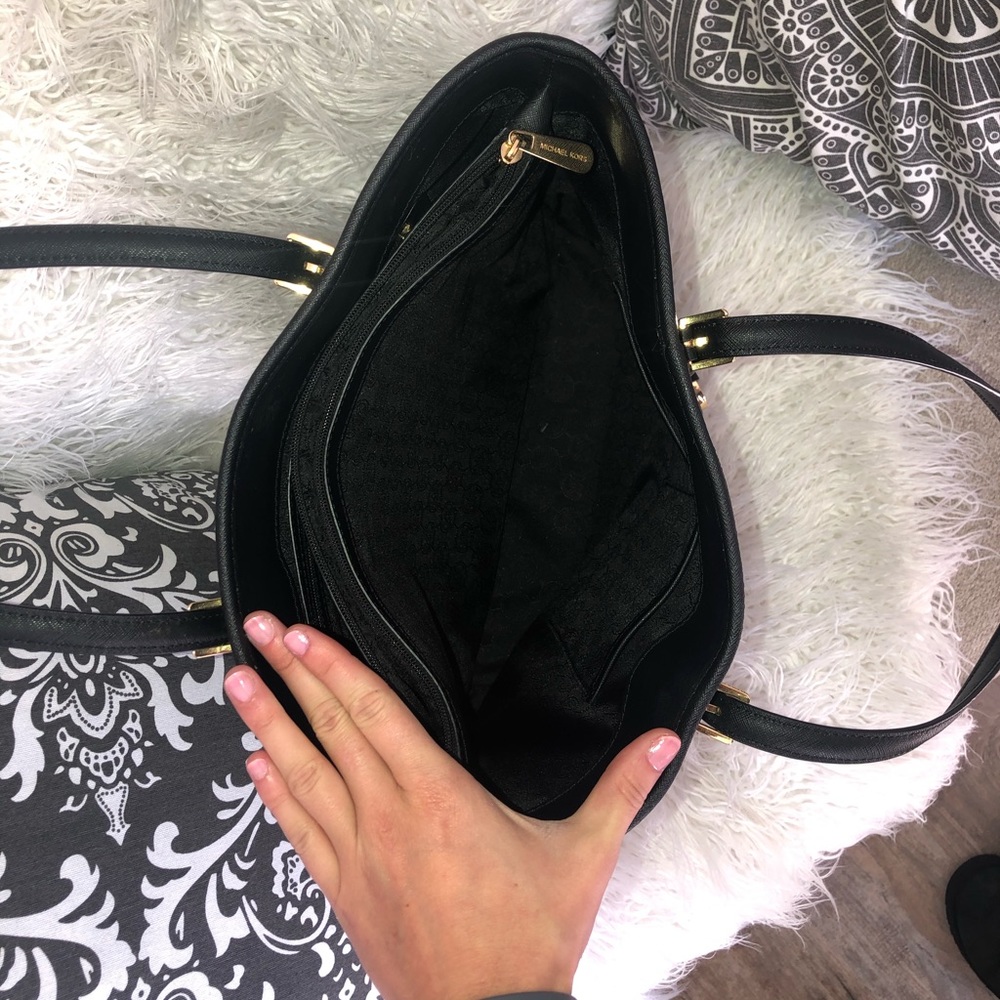 Michael Kors Tote - Picture 5 of 8